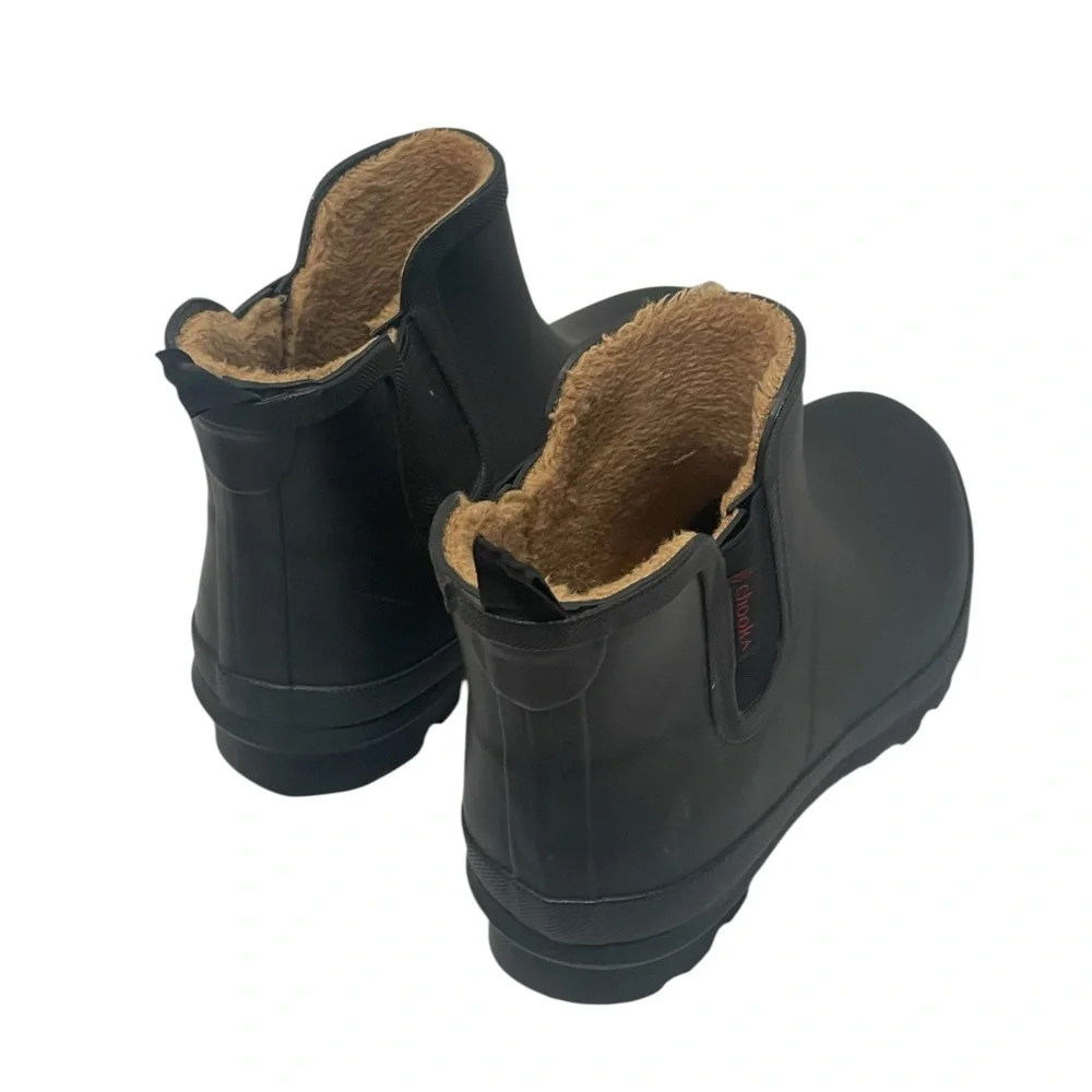 Chooka premium crafted Chelsea Waterproof, faux fur lined boots size US 9. GUC